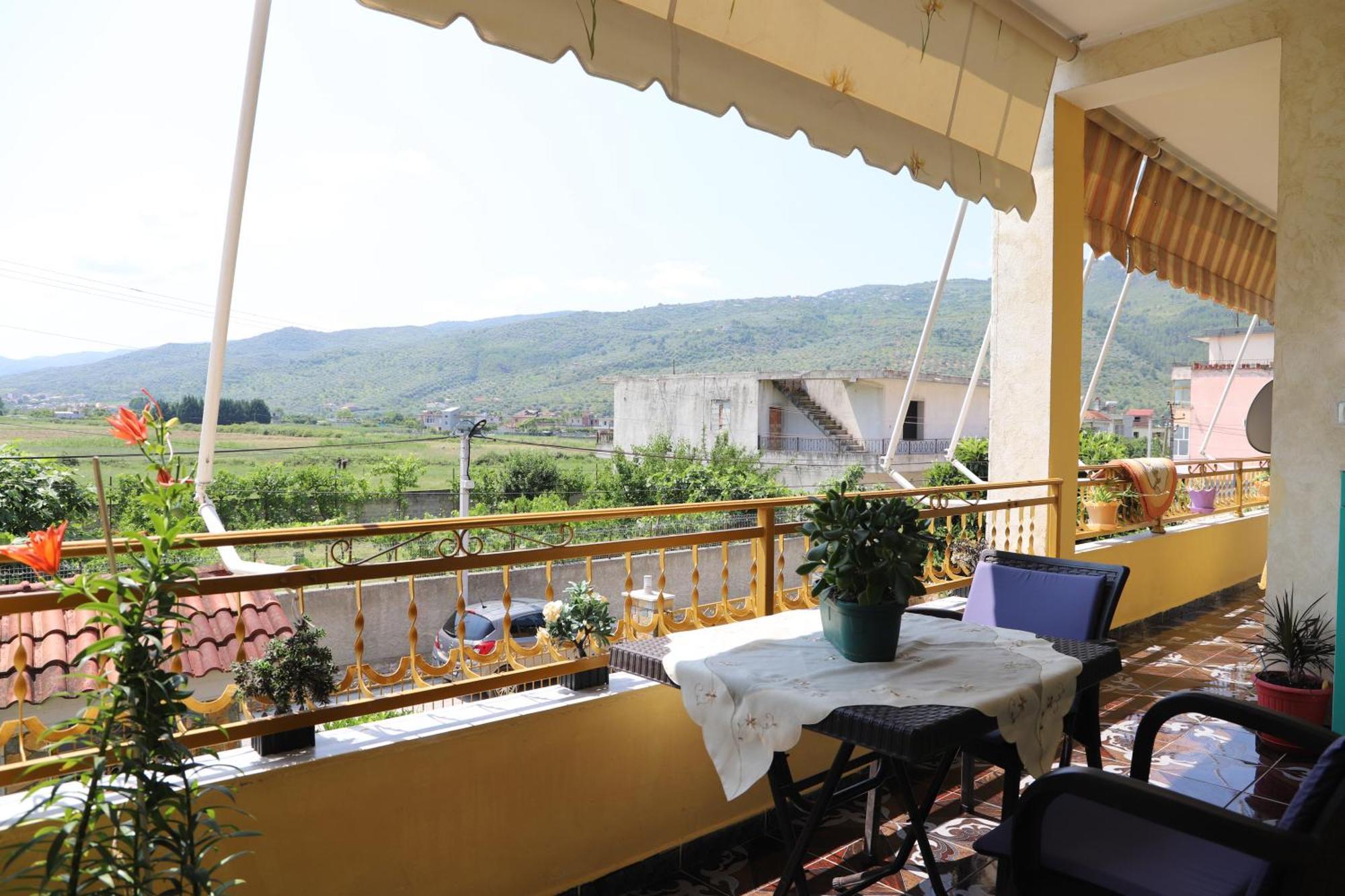 Raisa Guesthouse 12 Berat Kültér fotó